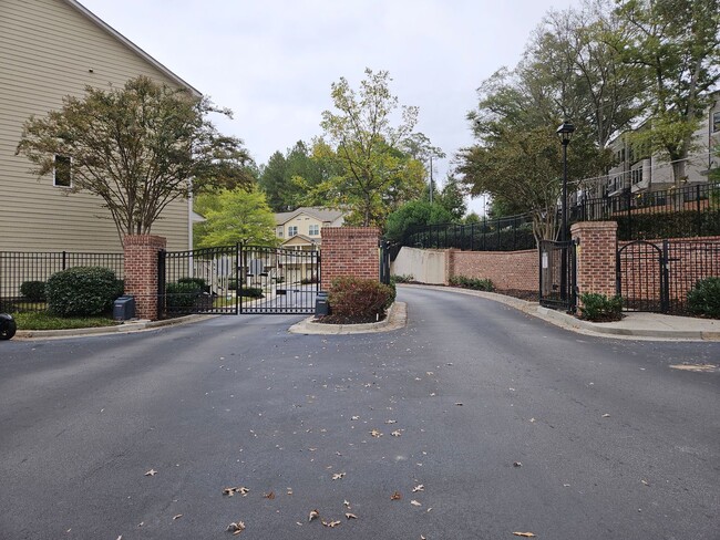 Building Photo - Atlanta's Upper Westside Gated Townhome Co...