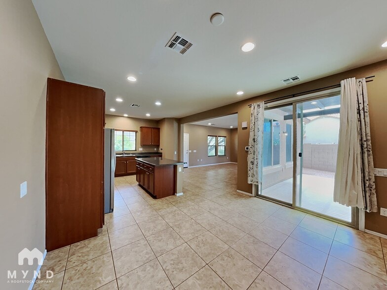 Building Photo - 10991 E Midnight Moon Ln