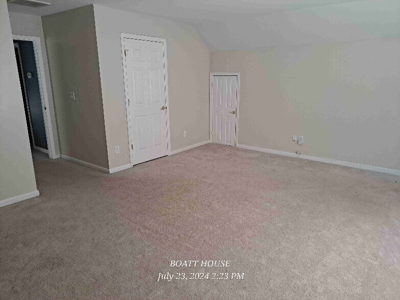 Building Photo - 2921 Tallard Ln
