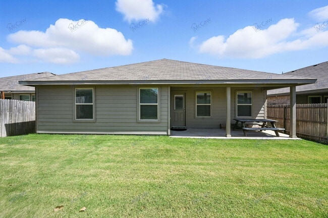 Building Photo - 3317 Winoak Dr