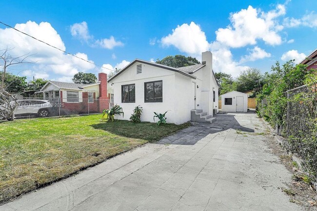 Primary Photo - 3040 NW 13th Ave