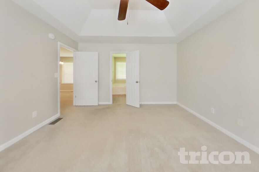 Building Photo - 87 Princeton Dr