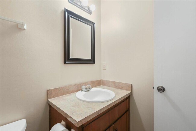 Building Photo - 3208 Ginger Dr