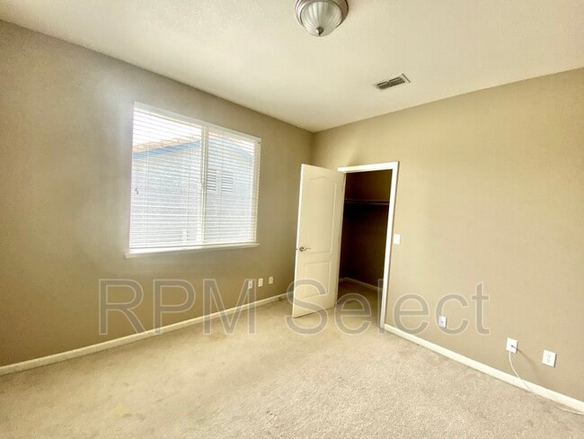 Building Photo - 637 Lavastone Dr
