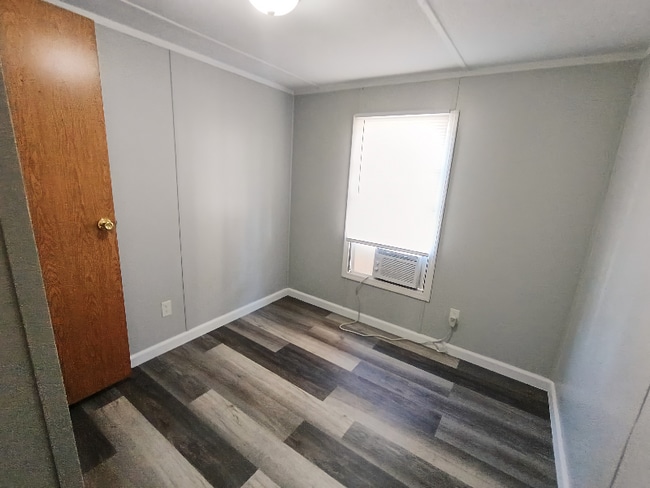 Building Photo - 29 Deerwood Park