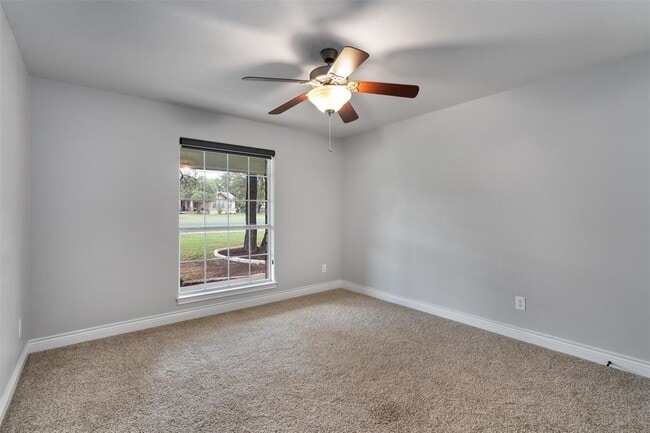 Building Photo - 208 Neal Dr