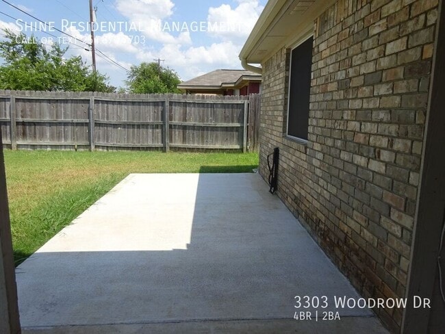 Building Photo - 3303 Woodrow Dr