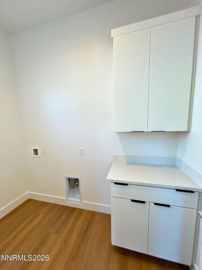 Building Photo - 7328 Oakmont Ln