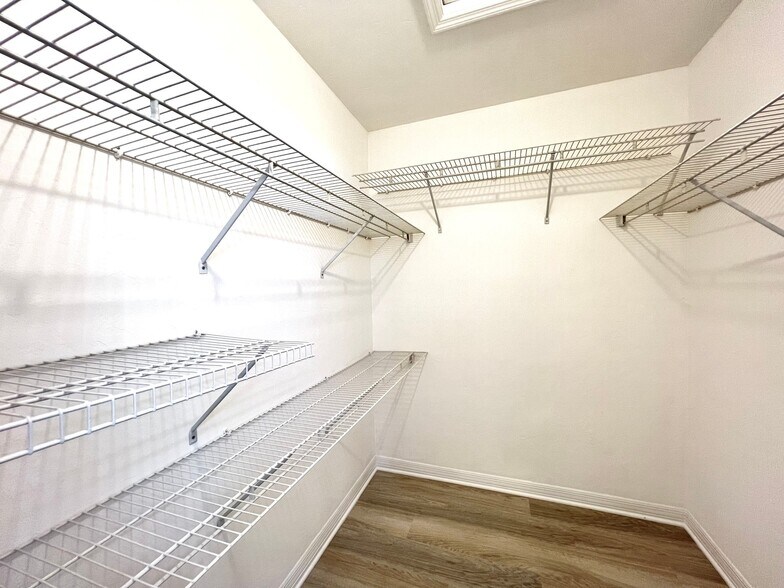 Building Photo - 3724 54th Ln