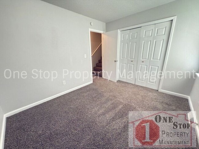 Building Photo - 3 bedroom, 1 bathroom duplex in Independen...