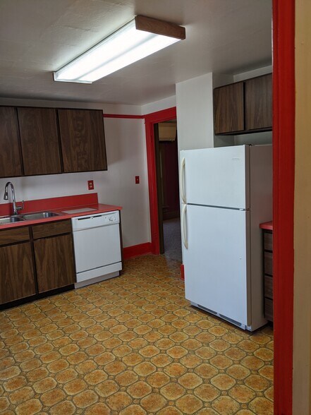 Refrigerator and dishwasher - 540 NW 14th St