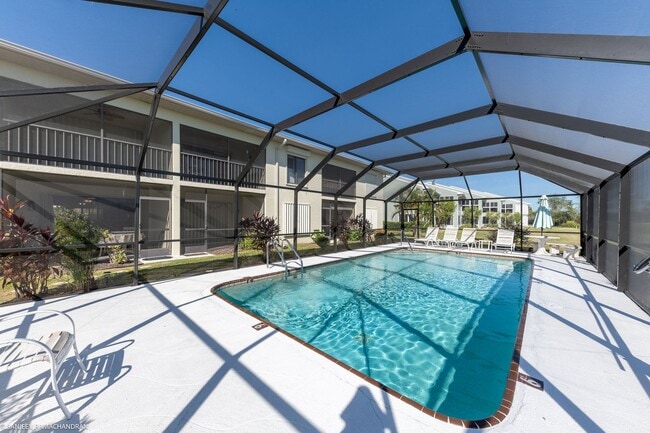 Building Photo - TURNKEY FURNISHED RENTAL ON GOLF COURSE. GROUND FLOOR UNIT