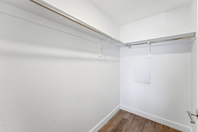 Building Photo - 2303 W Deer Hollow Ct