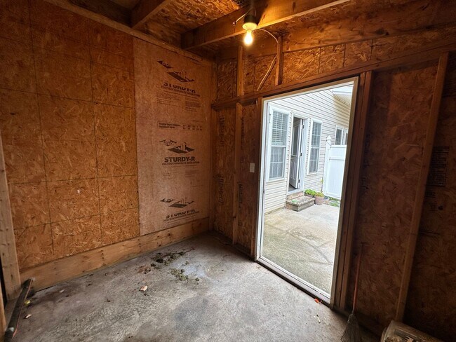 Building Photo - 206 Lighthouse Dr