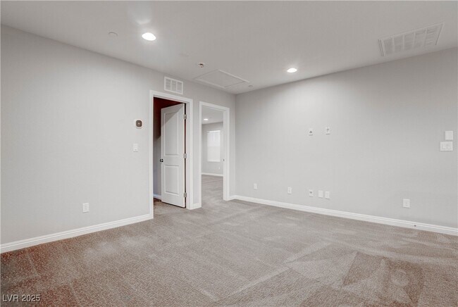 Building Photo - 3108 Zara Ave