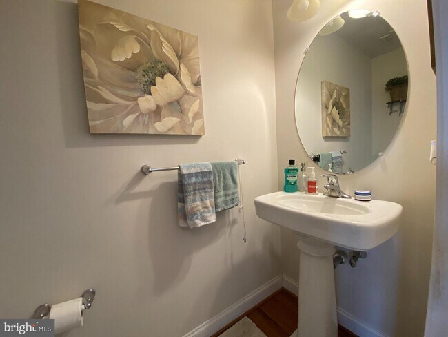 Building Photo - 304 Dunbar Dr