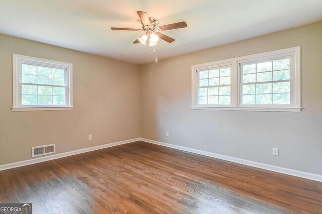 Building Photo - 99 Woodvalley Dr