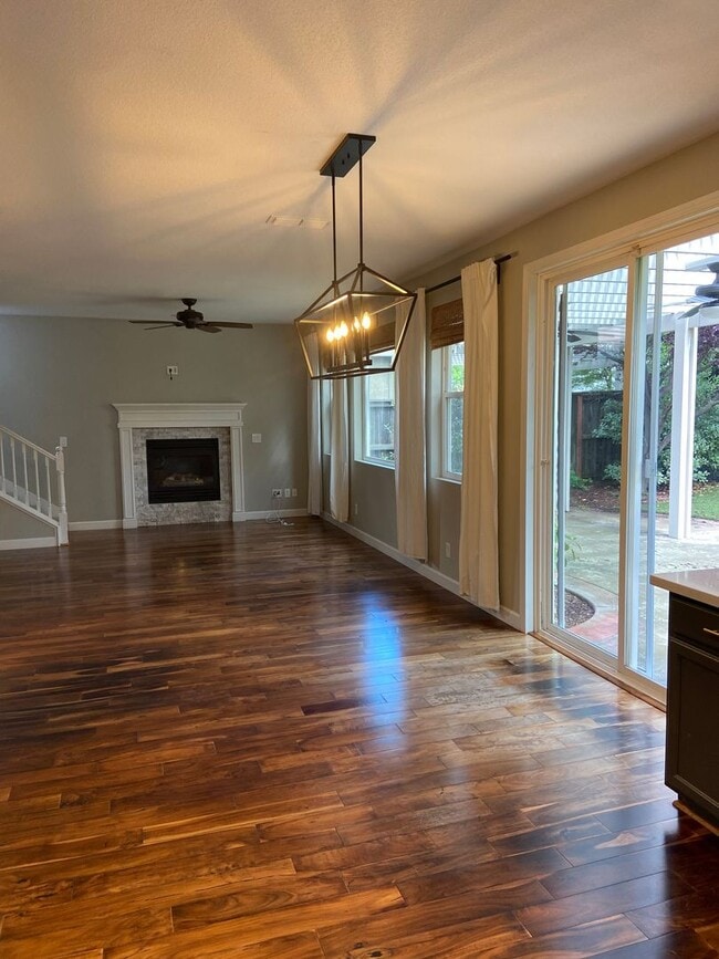 Building Photo - Parkway Beauty - 4 Bdrm, 2.5 Bath