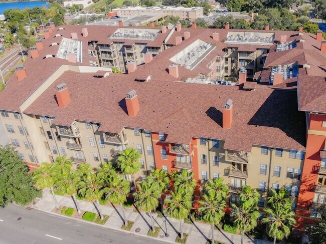 Building Photo - North Quarter of Downtown Orlando, convenient to Ivanhoe District