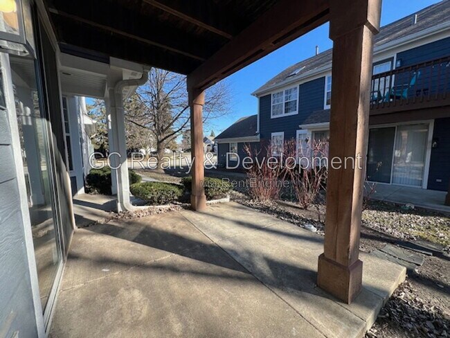 Building Photo - 159 Shorewood Dr