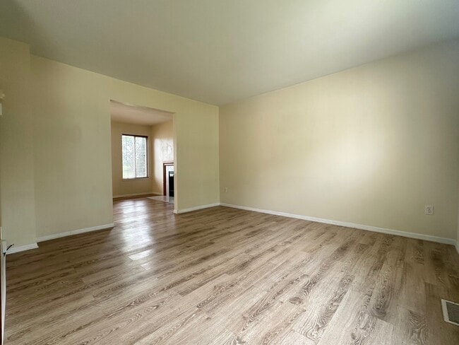 Building Photo - 21258 Cascade Ct