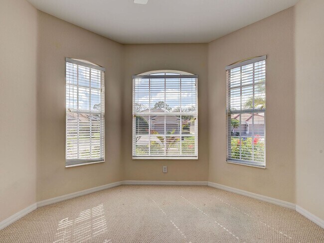 Building Photo - 3BD/2BA/3 Car Garage in Stoneybrook