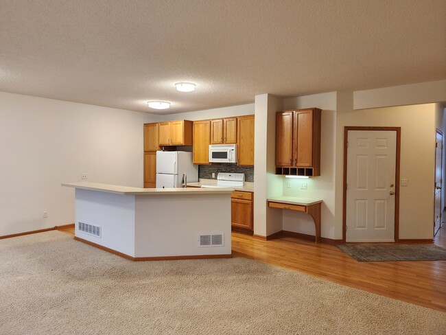 Building Photo - 13667 Couchtown Ave