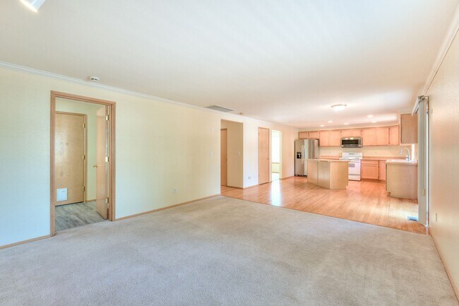 Building Photo - 14736 SE 185th Pl