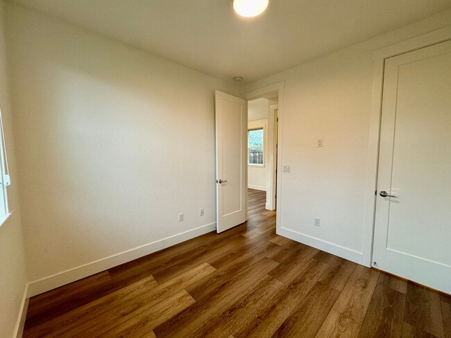 Building Photo - Charming Folsom ADU Available Now!