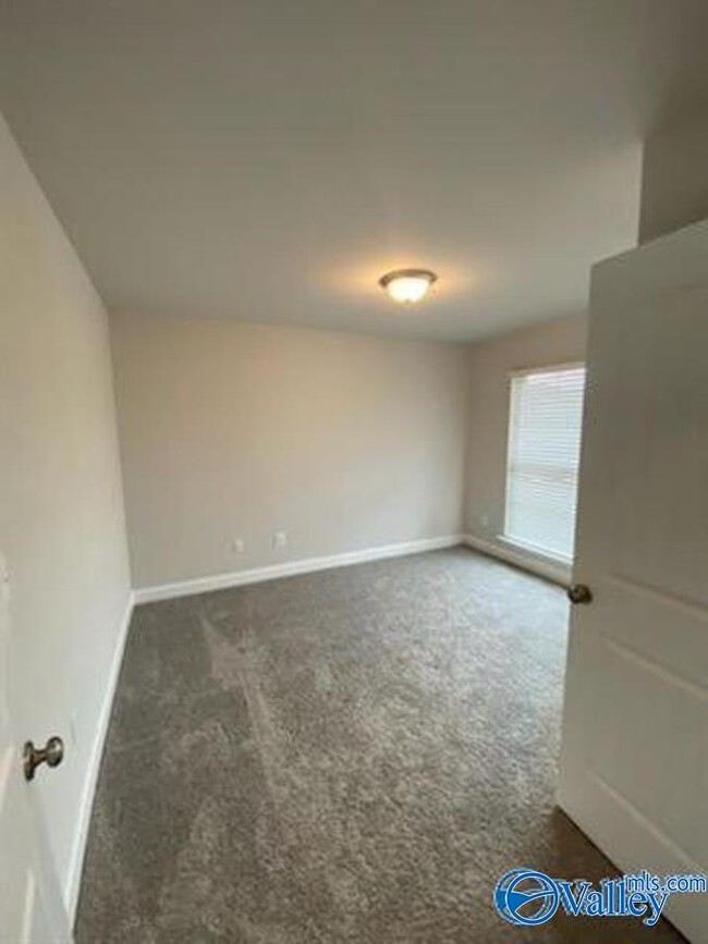 Building Photo - 219 Alonzo Toney Dr