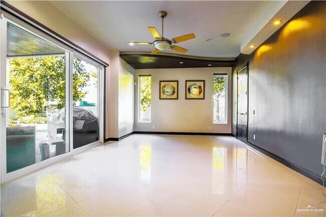 Building Photo - 20 S Mockingbird Ave
