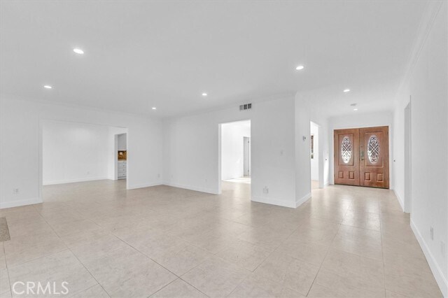 Building Photo - 8201 Clemens Ave