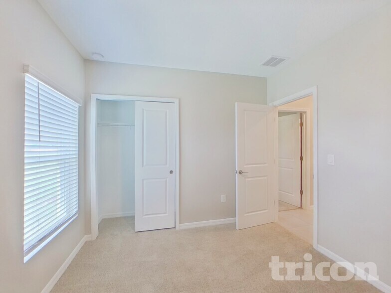 Building Photo - 220 Garnet Ave