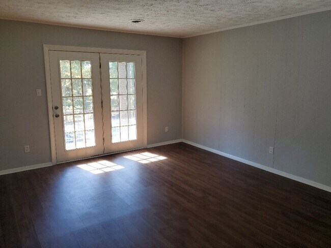 Building Photo - 819 Ridge Rd