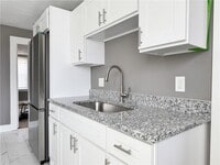 Building Photo - 910 Atwells Ave