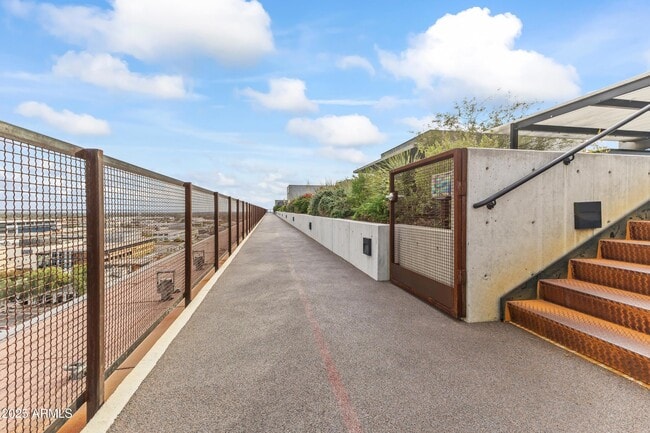 Building Photo - 7180 E Kierland Blvd