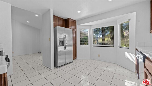 Building Photo - 409 Beverly Dr