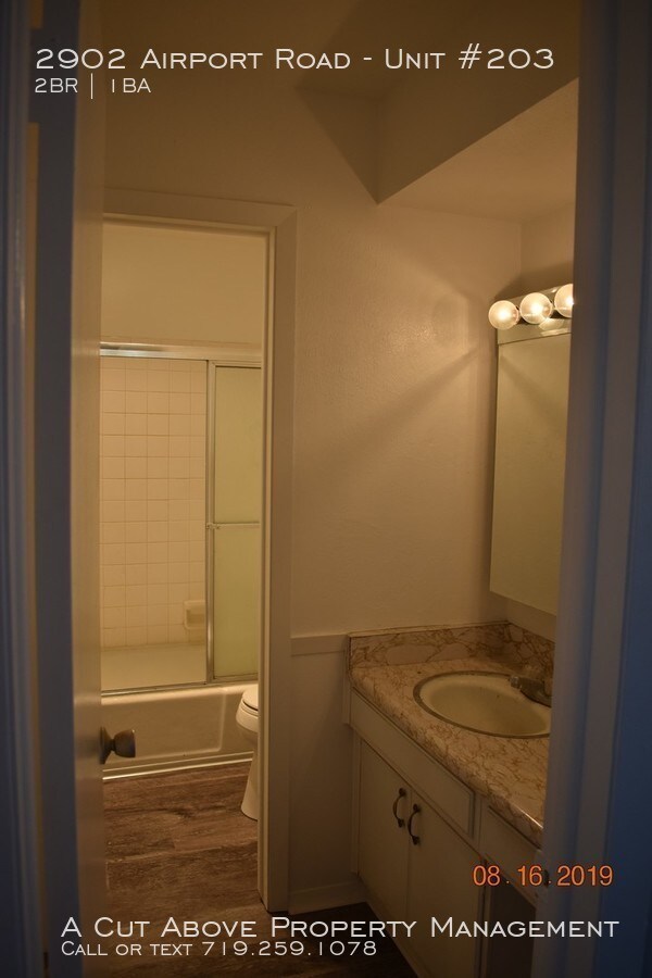 Building Photo - 2 Bedroom Condo in Sherwood