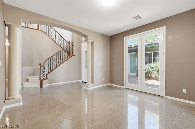 Building Photo - 10344 Shropshire St