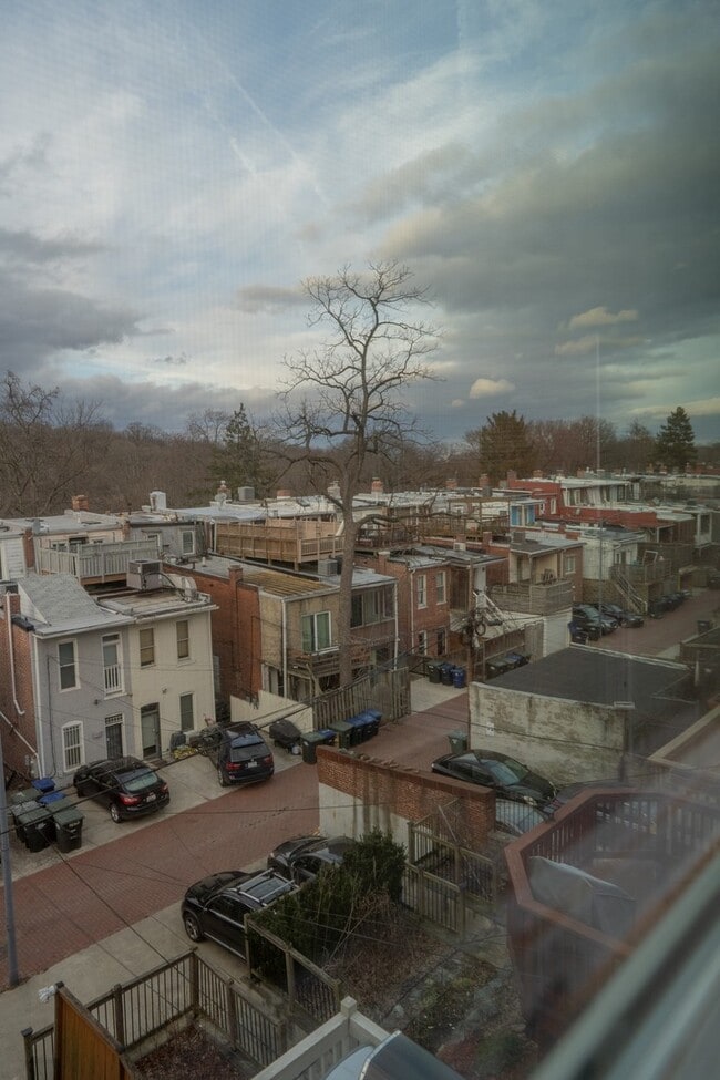 Building Photo - 1871 Newton St NW
