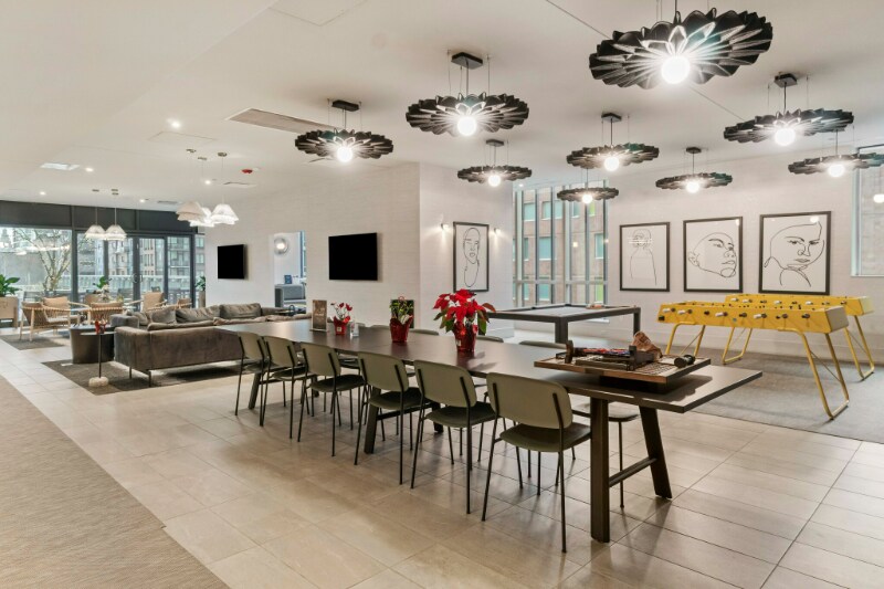 Building Photo - 713 S Clark St