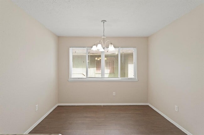 Building Photo - 6934 Renfro Dr