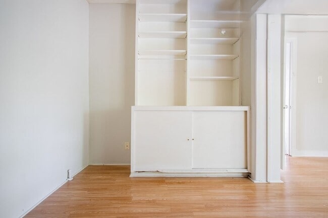 Building Photo - 5928-5928 Victor St