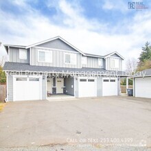 Building Photo - Cozy 2 Bedroom Townhouse In Puyallup!