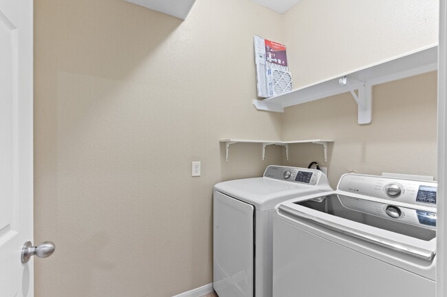 Building Photo - 17120 Wilthorne Gardens Ct