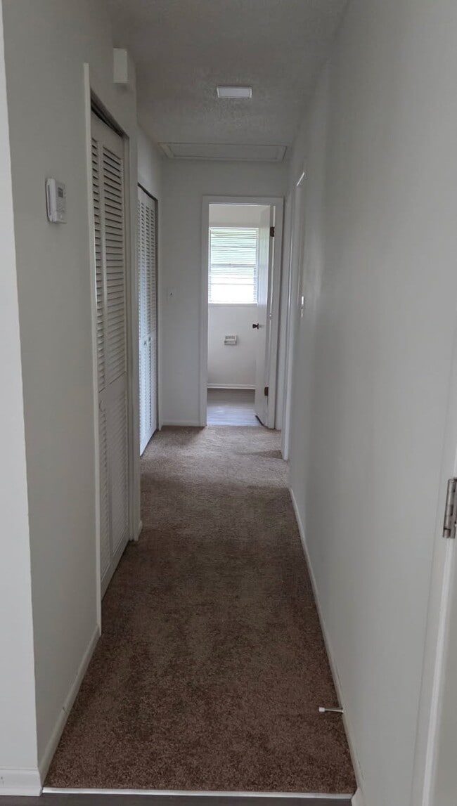 Building Photo - 6805 Bonavista Ct