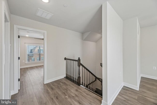 Building Photo - 7202 Mountaineer Dr