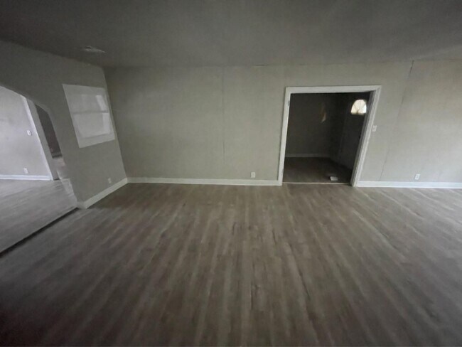 Building Photo - 5229 Rue St