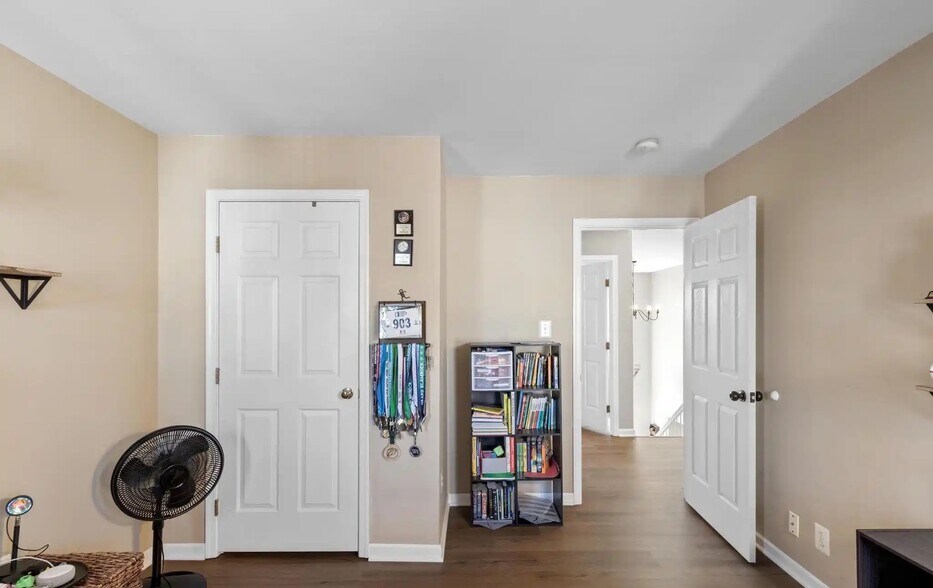 Building Photo - 6 Beau Ridge Dr