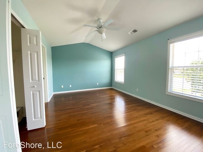 Building Photo - 4 br, 3.5 bath House - 2151 Blakers Blvd